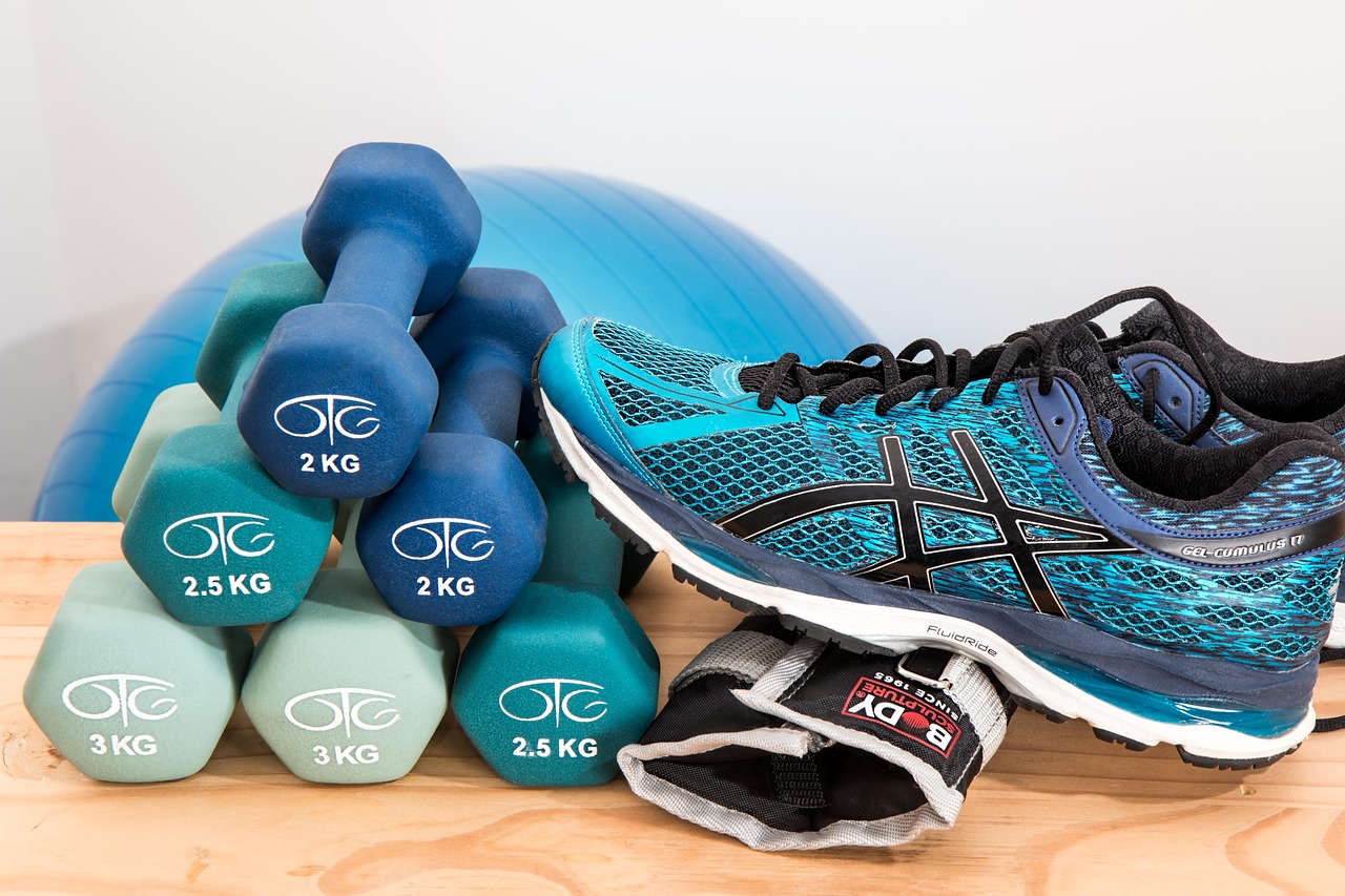 Dumbbells, shoes, sneakers — Dr Vidal Sheen: Importance of Professional Medical Advice for Vein Health Issues