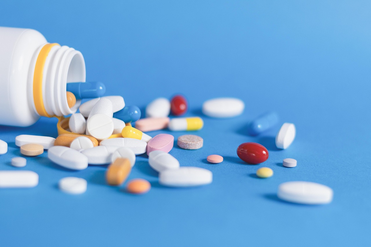 Medicine, windows wallpaper, pills — What is gelatin made from?